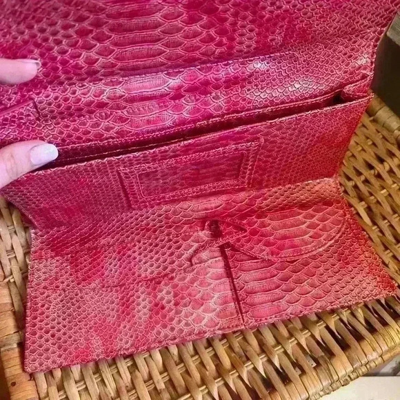Apt 9 large pink snake skin wallet preowned - Picture 4 of 14